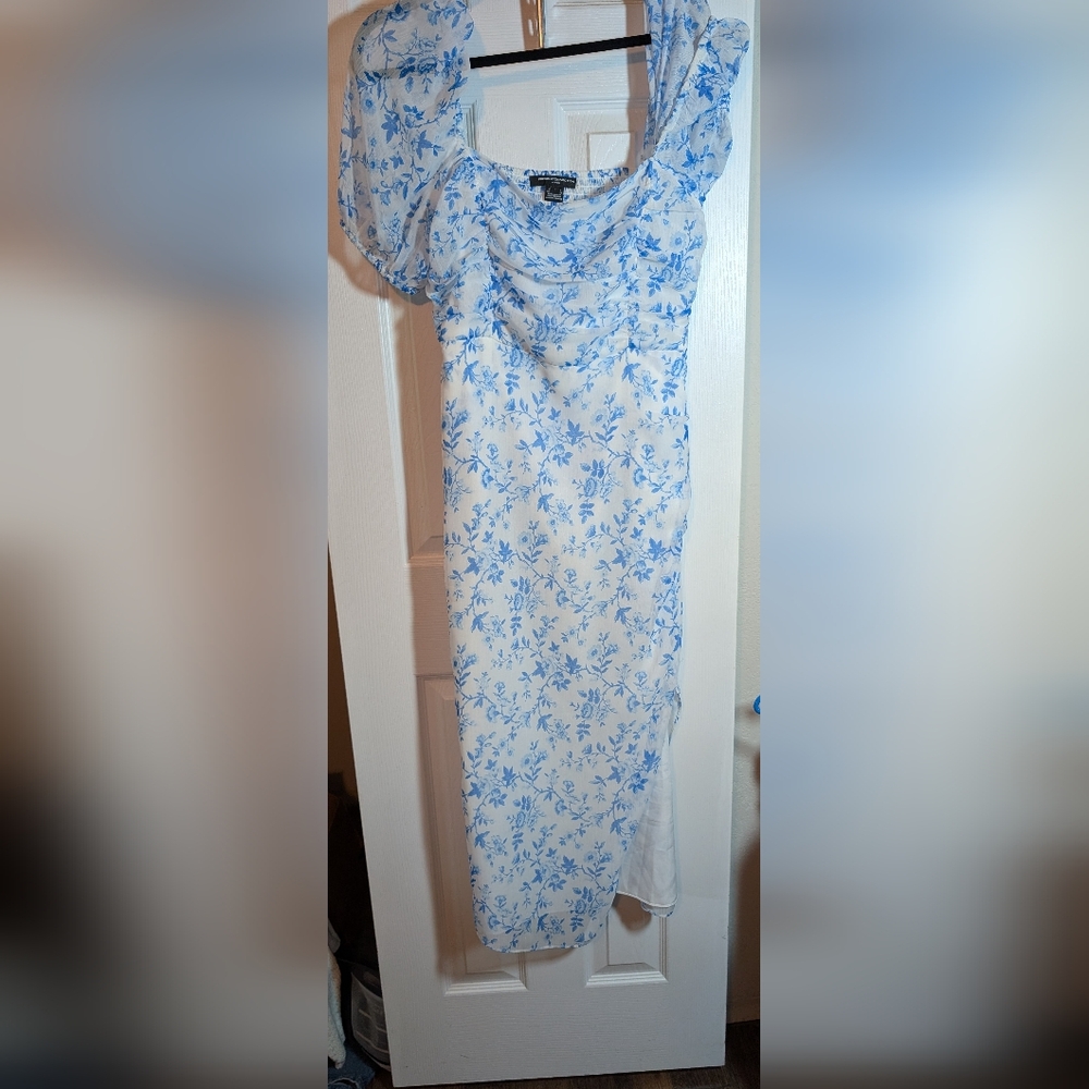 French Connection Blue and White Floral Dress 15" Pit To Pit Stretches To 22"